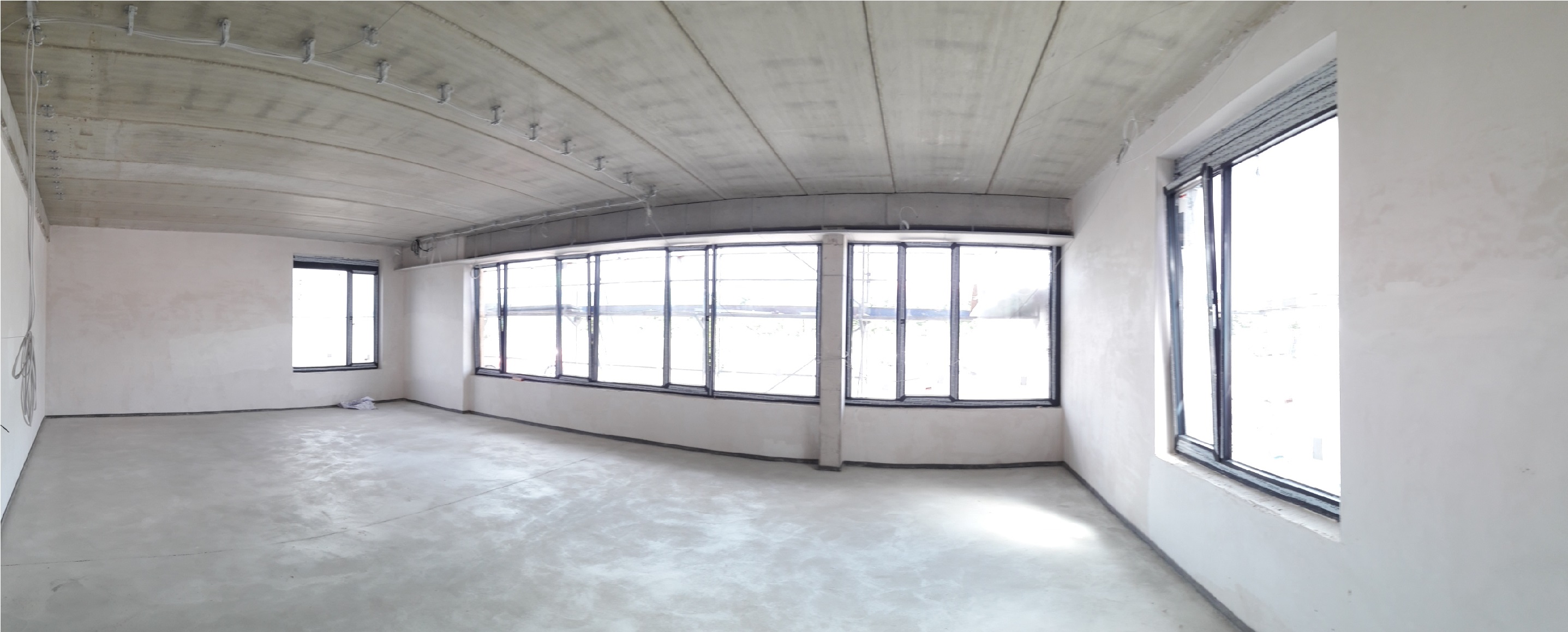 Der Neubau:: Auch der Fußboden ist eingebracht und beginnt zu trocknen © Karsten Dahmer